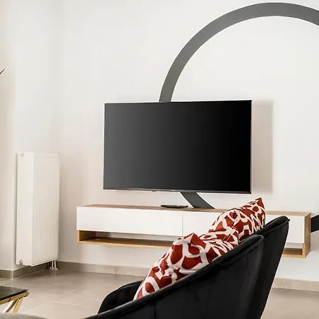 Gk Plato Academy Apartment *