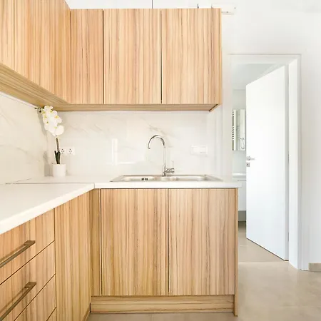 Gk Plato Academy Apartment *