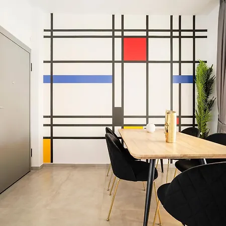 Gk Plato Academy Apartment *